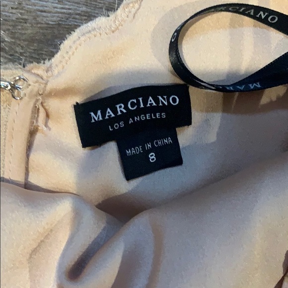 Lace dress - Picture 4 of 4